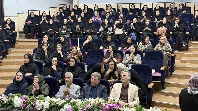 از ماما های نمونه دانشگاه تجلیل شد