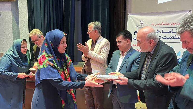 از ماما های نمونه دانشگاه تجلیل شد