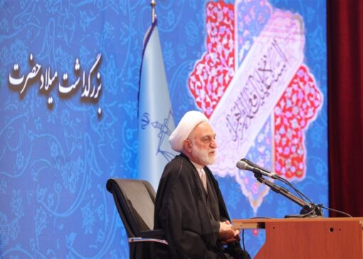 اژه‌ای: جایگاه زن در اسلام رفیع و ستون خانواده است