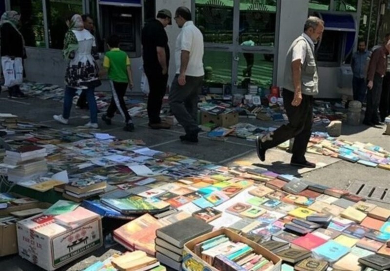 بازار مکاره قاچاق کتاب؛ جمع‌آوری بساط‌گستران پایان راه است؟