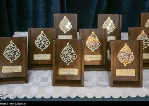 تمدید ارسال اثر به بخش جنبی جشنواره شعر فجر