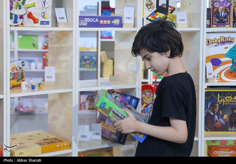 تولید «دلاری»، دستمزد«ریالی»؛ سهم کودکان از اسباببازی باز هم آب رفت تولید «دلاری»، دستمزد«ریالی»؛ سهم کودکان از اسباببازی باز هم آب رفت