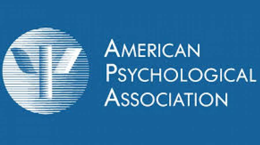 درج عنوان عضویت در انجمن روان‌شناسی آمریکا کلاهبرداری است