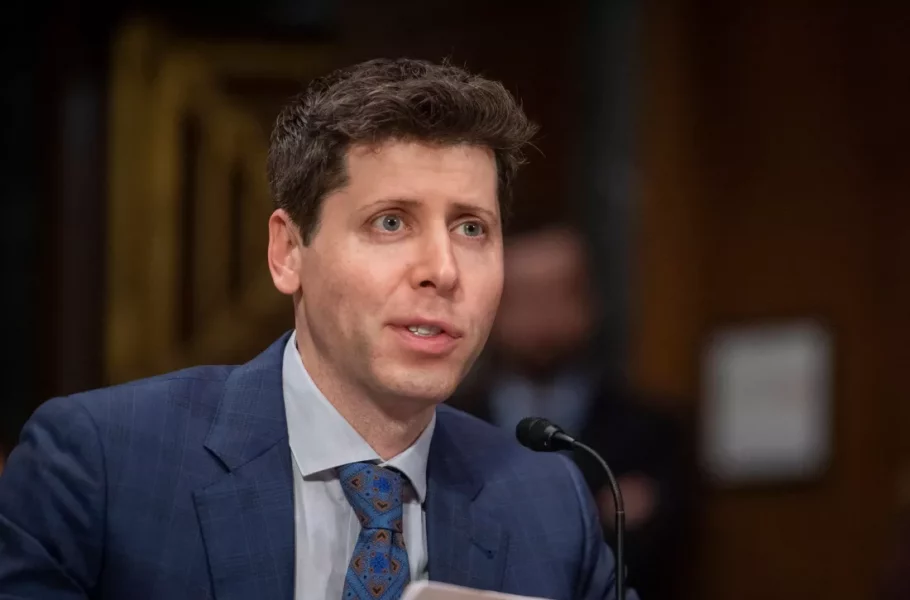 سم آلتمن: هوش جامع مصنوعی تا ۲۰۳۰ می‌آید و جایگزین ۴۰ درصد کارها می‌شود