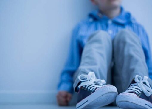 فرزند اتیسم، والدین خسته؛ بازنشستگی پیش از موعد راه بقای خانواده