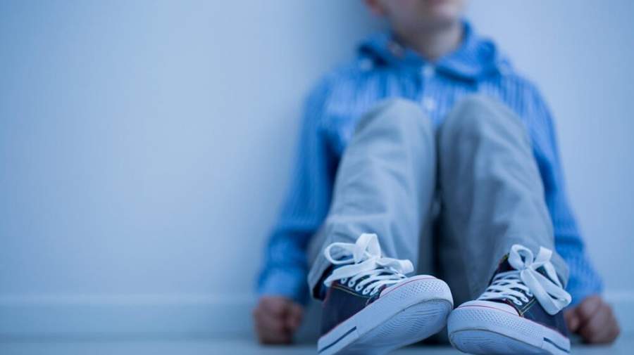 فرزند اتیسم، والدین خسته؛ بازنشستگی پیش از موعد راه بقای خانواده