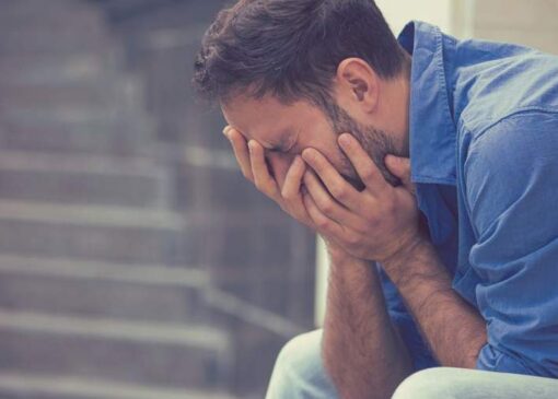 فروپاشی روانی چیست؟علت،علائم و روش‌های درمان