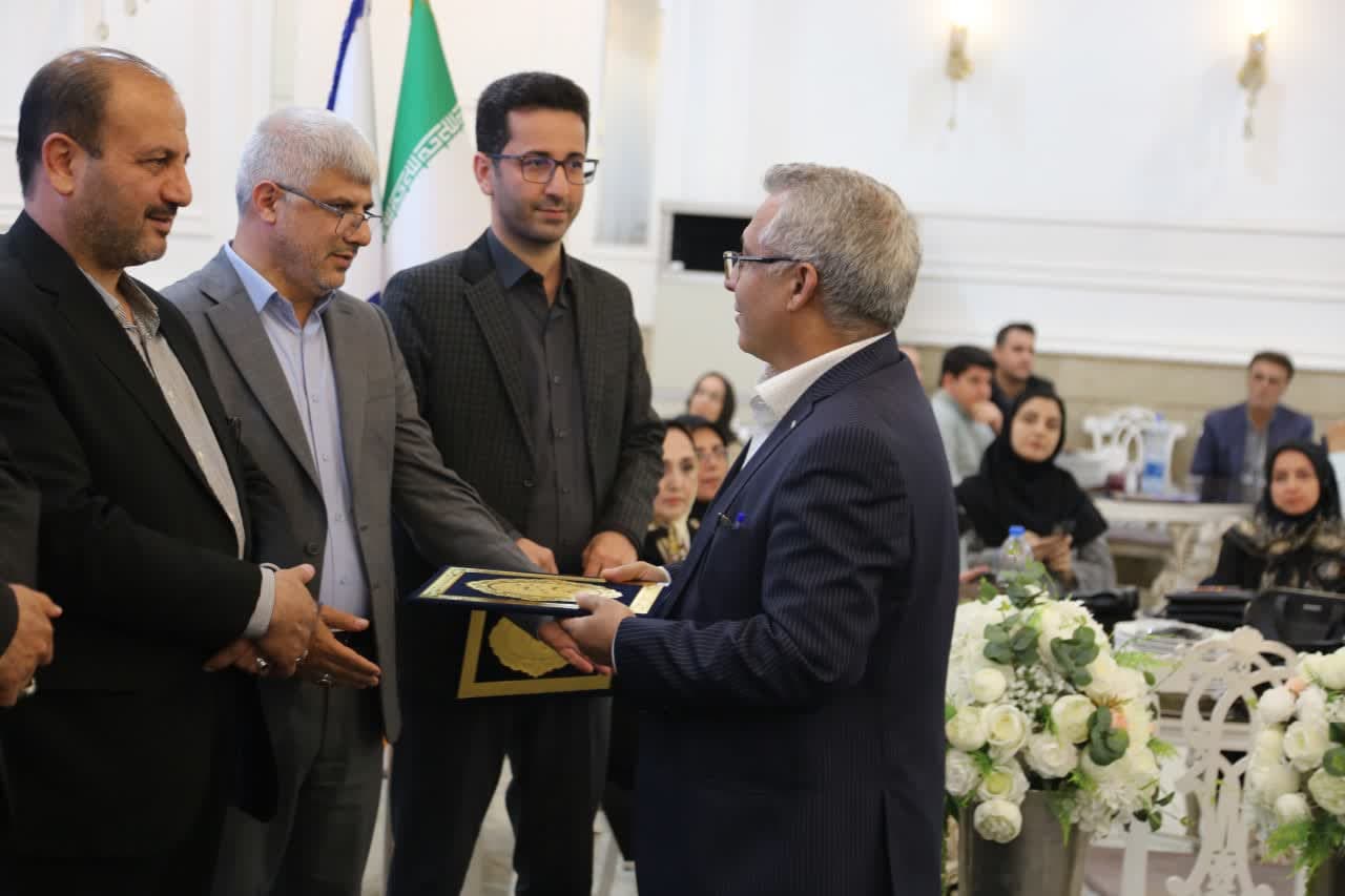 مراسم بزرگداشت روز استاد و تجلیل از مقام معلم در دانشگاه علوم پزشکی گلستان برگزار شد.‌