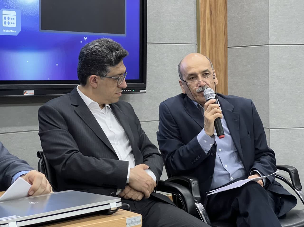 نشست صریح دانشجویان علوم پزشکی گلستان با معاون آموزشی وزارت بهداشت؛ از چالش افزایش ظرفیت دانشجویان ‌پزشکی تا کمبود بودجه و زیرساخت