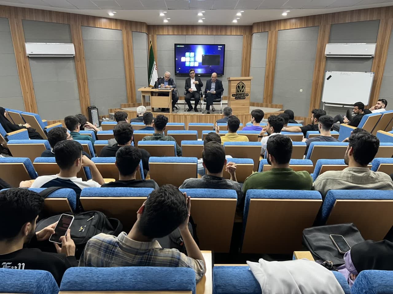 نشست صریح دانشجویان علوم پزشکی گلستان با معاون آموزشی وزارت بهداشت؛ از چالش افزایش ظرفیت دانشجویان ‌پزشکی تا کمبود بودجه و زیرساخت