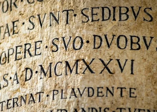 هوش مصنوعی جدید گوگل کتیبه‌های باستانی رومی را رمزگشایی می‌کند