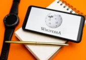 ویکی‌پدیا نمایش خلاصه‌های هوش مصنوعی را پس از نارضایتی شدید ویراستاران متوقف کرد