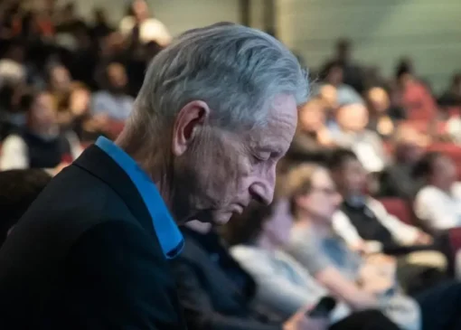 پیش‌بینی جدید پدرخوانده هوش مصنوعی: از بیکاری گسترده تا ورود ربات‌ها به جنگ