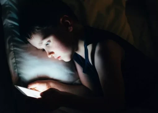 چت‌بات‌های متا در تعامل با کاربران خردسال با محدودیت‌های جدید روبه‌رو شدند