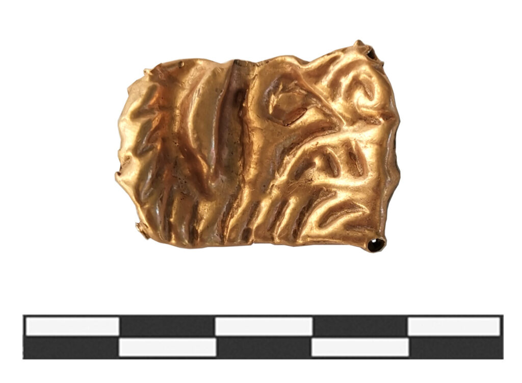 کشف اشیا آیینی از کورگان های ۲۵۰۰ ساله کشف اشیا آیینی از کورگان های ۲۵۰۰ ساله