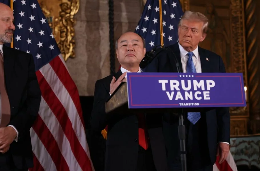 سافتبانک ۱۰۰ میلیارد دلار در بخش فناوری آمریکا سرمایهگذاری میکند سافتبانک ۱۰۰ میلیارد دلار در بخش فناوری آمریکا سرمایهگذاری میکند