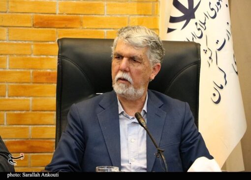 وزیر فرهنگ:کاغذ با ارز ترجیحی دیگر نداریم/تلاش می‌کنیم کاغذ کمیاب نشود