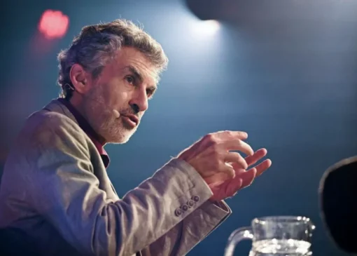 پدرخوانده هوش مصنوعی: سیستم‌های فعلی به‌سمت فریب‌کاری استراتژیک حرکت می‌کنند