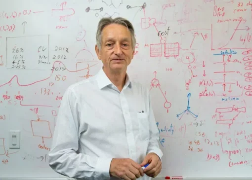 پدرخوانده هوش مصنوعی: مردم هنوز متوجه خطر هوش مصنوعی نیستند