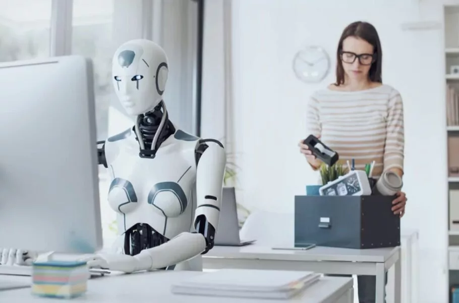 گزارش سازمان بینالمللی کار: هوش مصنوعی مشاغل زنان را بیشتر از مردان تهدید میکند گزارش سازمان بینالمللی کار: هوش مصنوعی مشاغل زنان را بیشتر از مردان تهدید میکند