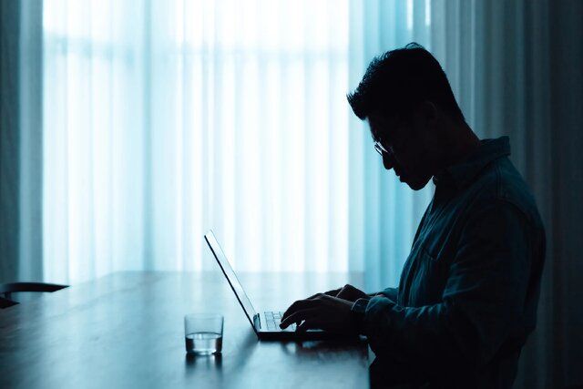 استفاده زیاد از «چتجیپیتی» میتواند به روانپریشی منجر شود! استفاده زیاد از «چتجیپیتی» میتواند به روانپریشی منجر شود!