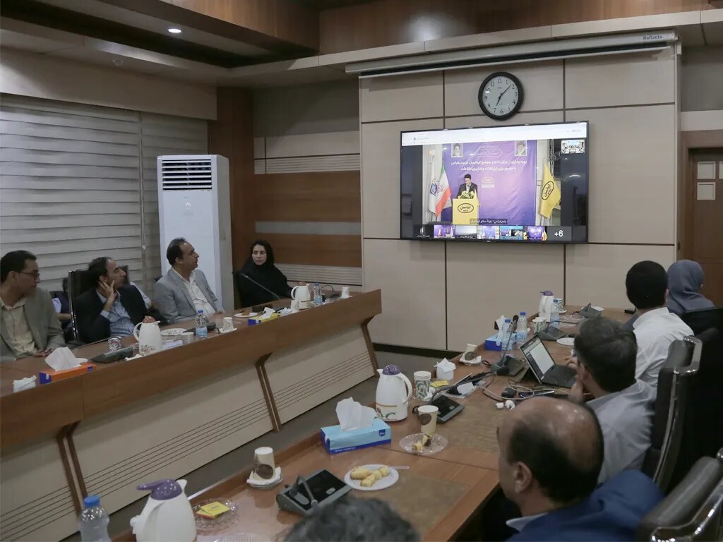 افتتاح پروژههای ارتباطی ایرانسل از بندرعباس تا سواحل هرمز افتتاح پروژههای ارتباطی ایرانسل از بندرعباس تا سواحل هرمز