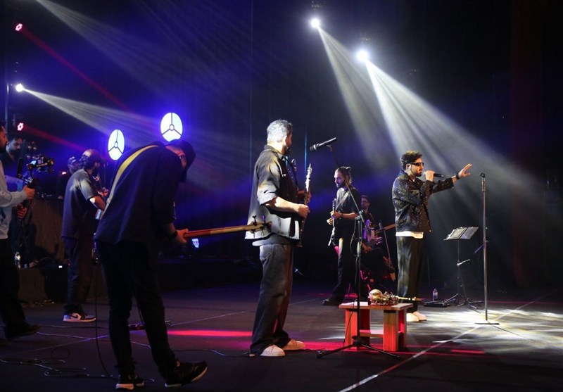 خواننده هوش‌مصنوعی در مراسم اختتامیه فجر می‌خواند