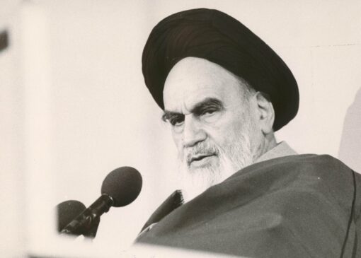 فعال فرهنگی باید خمینی شود!