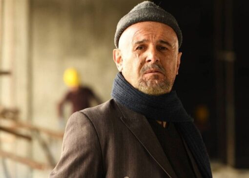 قایق‌سواری صدرعاملی در آبهای کم عمق تهران