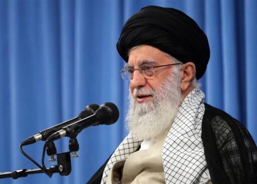 آیا طبق فتاوای شهید آیت الله خامنه‌ای(ره) بقا بر تقلید ایشان جایز است؟