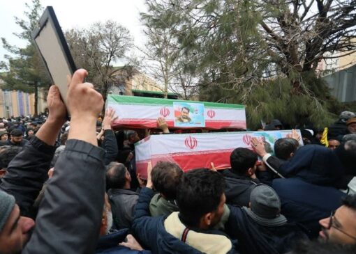 آیین وداع با پیکر 84 شهید ناوشکن «دنا» در میادین تهران برگزار می‌شود