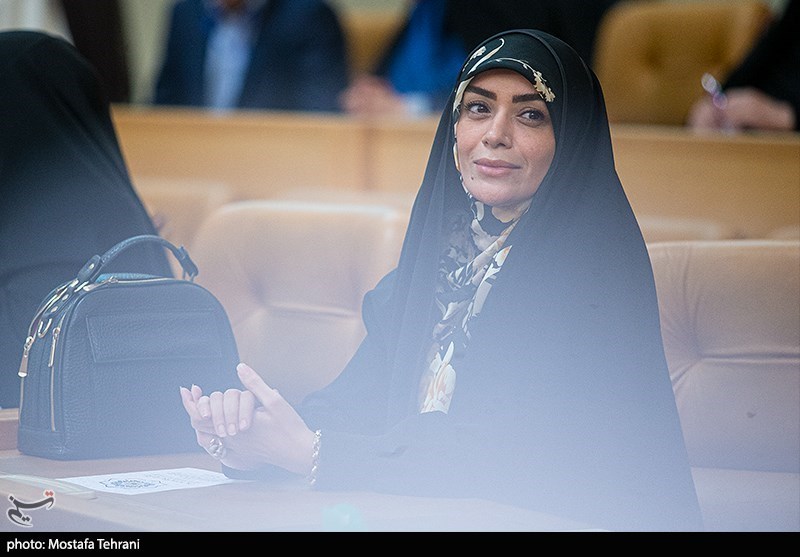 الهام چرخنده: رهبر شهید انقلاب یک مکتب است