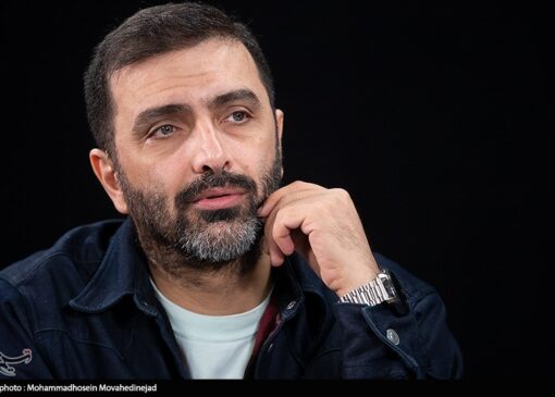 امین زندگانی: پایتان خاک ما را لمس نمی‌کند جز برای فرار