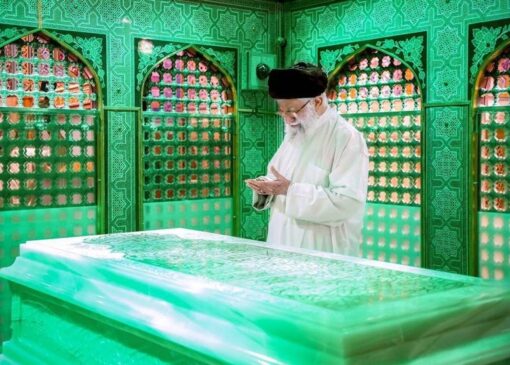 برای مشت‌های گره کرده رهبر شهید