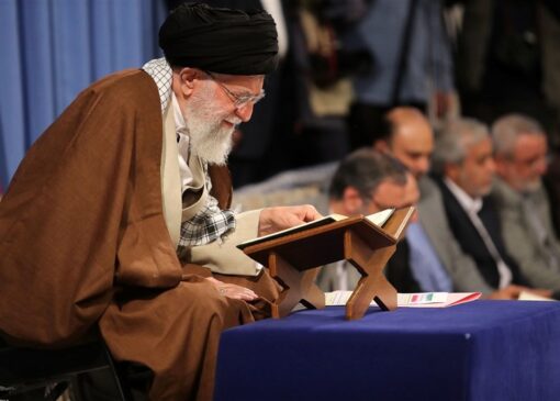 تلاوت، تدبر و عمل؛ سه گام در مسیر قرآنی شدن جامعه در اندیشۀ رهبر شهید