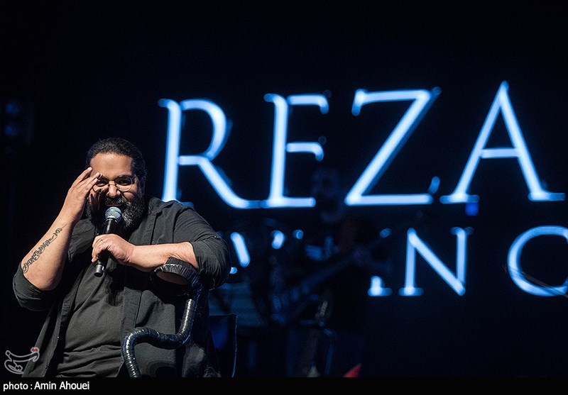 رضا صادقی راست میگوید؛ یک سو اجنبی است و یک سو خدا، مادر، وطن رضا صادقی راست میگوید؛ یک سو اجنبی است و یک سو خدا، مادر، وطن