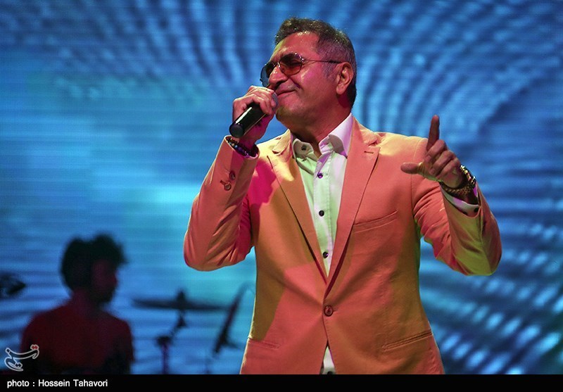 قطعه شنیدنی فریدون آسرایی برای دانش آموزان شهید میناب + فیلم