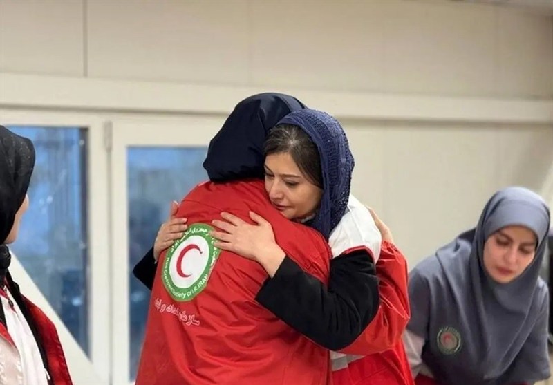 ماجرای لباس هلالاحمر پردیس احمدیه و تحویل سال با یک بغضِ وطنپرستانه ماجرای لباس هلالاحمر پردیس احمدیه و تحویل سال با یک بغضِ وطنپرستانه