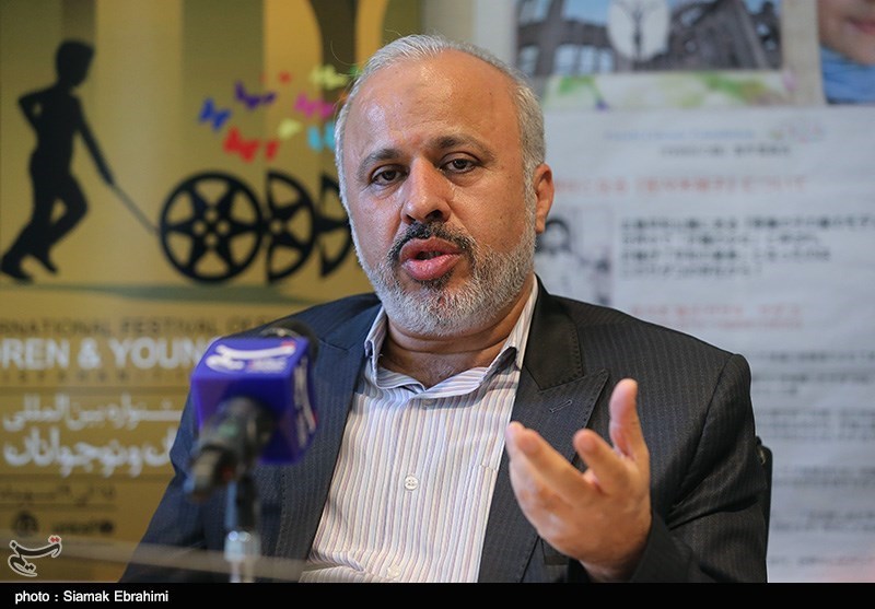 میرعلایی: هنرمندان باید امروز در کنار مردم باشند/شاید فردا دیر باشد