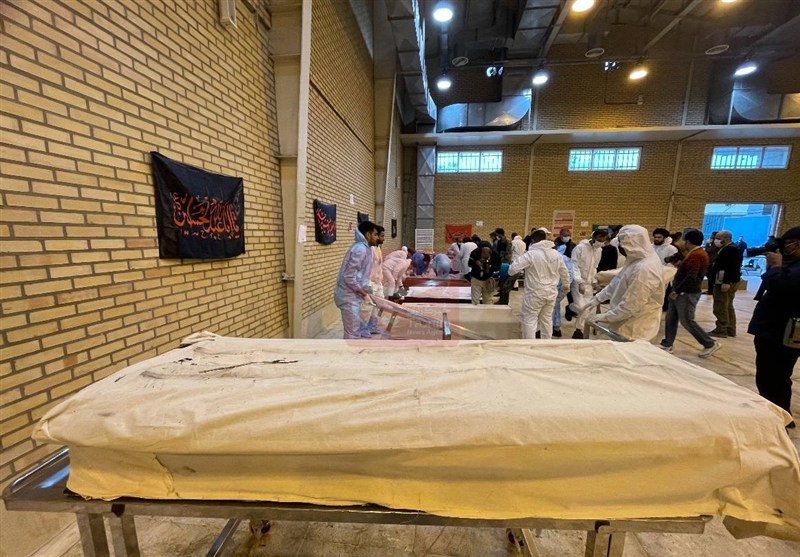 وداع با شهدای ناو دنا در معراج الشهدای بهشت زهرا(س) وداع با شهدای ناو دنا در معراج الشهدای بهشت زهرا(س)