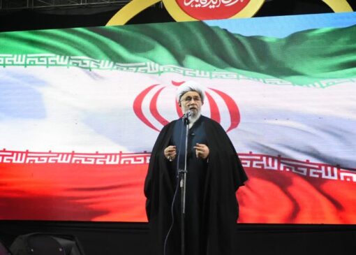 آیت الله رمضانی: ملت ایران در آزمون بزرگ تاریخ سربلند ایستاده است
