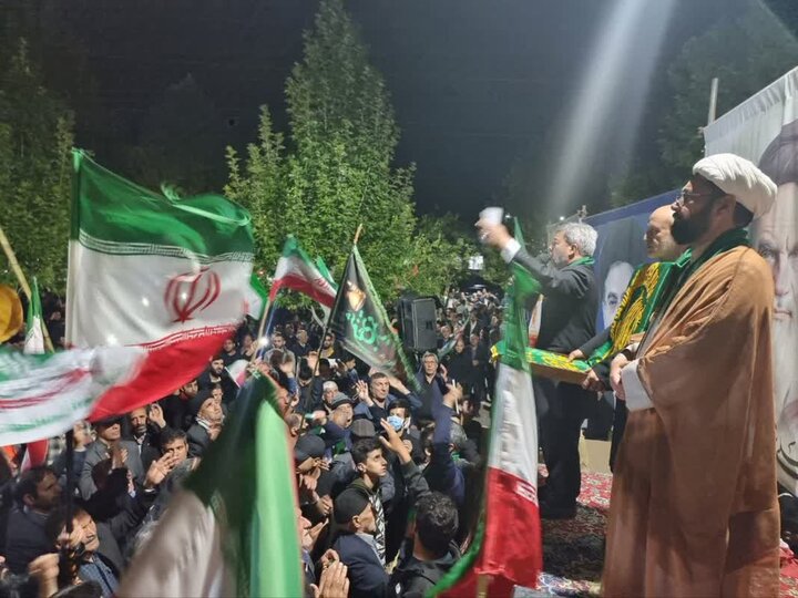 اجتماع امشب خرم‌آبادی‌ها متبرک به پرچم حرم امام رضا(ع) شد