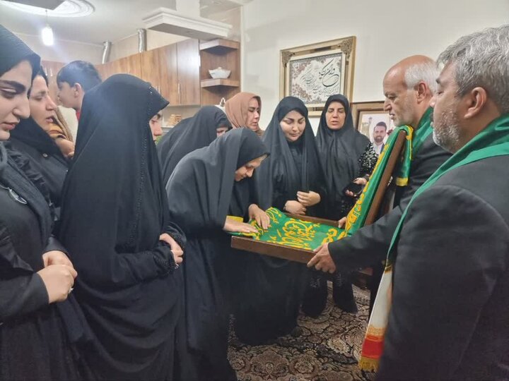 اجتماع امشب خرم‌آبادی‌ها متبرک به پرچم حرم امام رضا(ع) شد