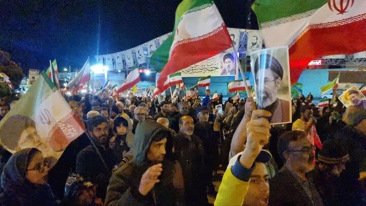 اجتماع پرشور ساوجی‌ها در شب پنجاه و ششم بیعت با رهبر معظم انقلاب