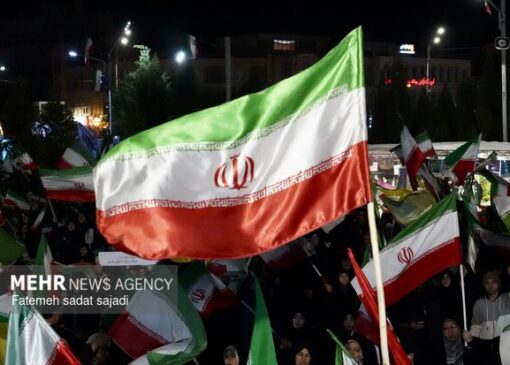 اجتماع پرشور مردم در شهر دارالصابرین بم