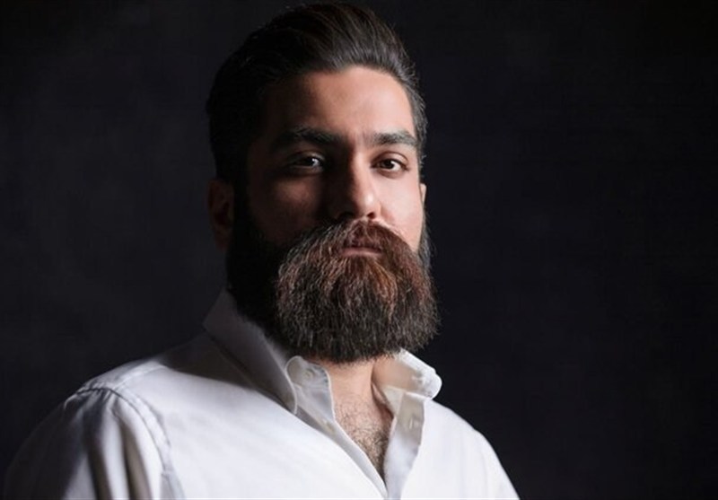 اجرای علی زندوکیلی روی خطوط راه‌آهن