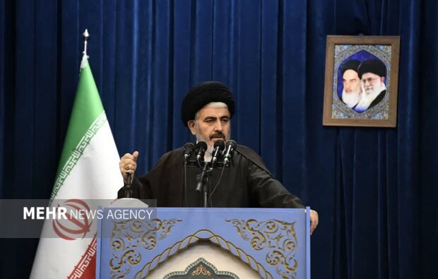 ارتش و سپاه در اوج اقتدار جهانی هستند؛اعتماد به مسئولان، راهکار مقابله