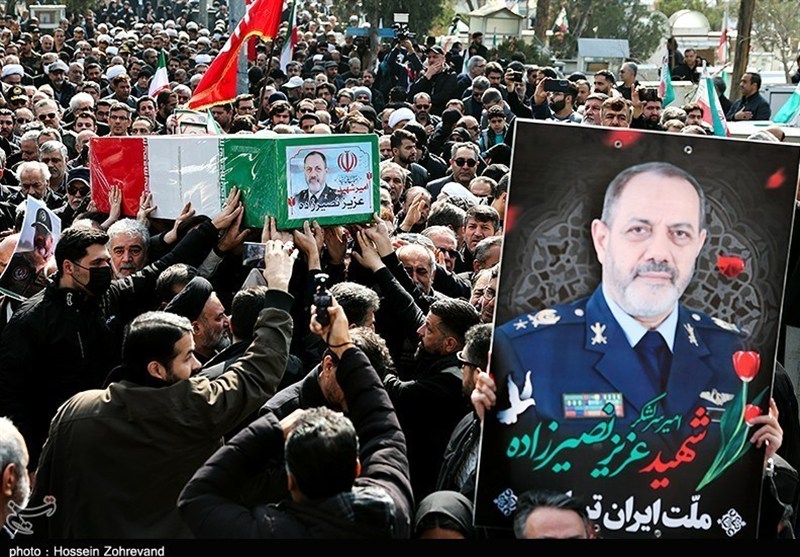 اقتدار جبهه انقلاب در گرو بازگشت به انصاف ولایی اقتدار جبهه انقلاب در گرو بازگشت به انصاف ولایی