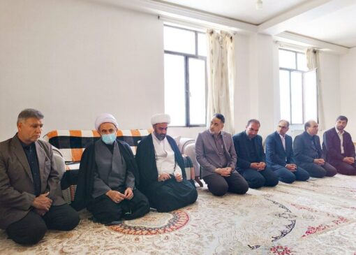 امام جمعه ایلام با خانواده های معظم شهدای جنگ رمضان دیدار کرد
