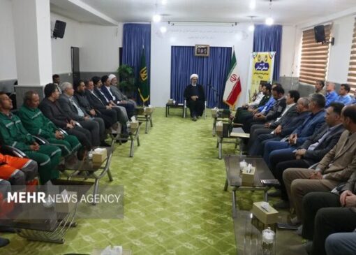 امام جمعه بجنورد: کار و تلاش جامعه کارگری ضامن پویایی اقتصاد است